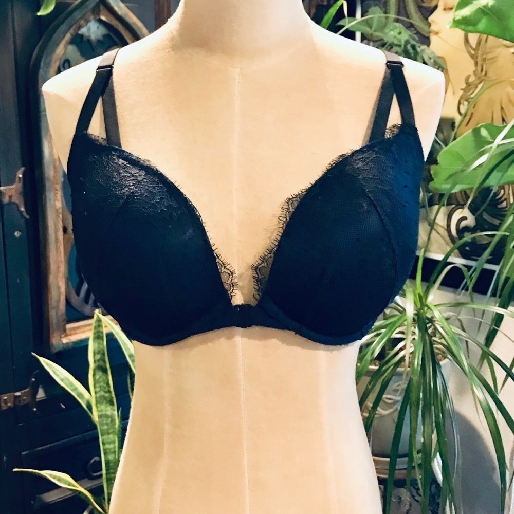 Victoria’s Secret indigo lace strapped push-up bra